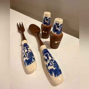 Vintage Wood & Blue Willow Ceramic Salad Set + Salt Pepper Shakers MCM